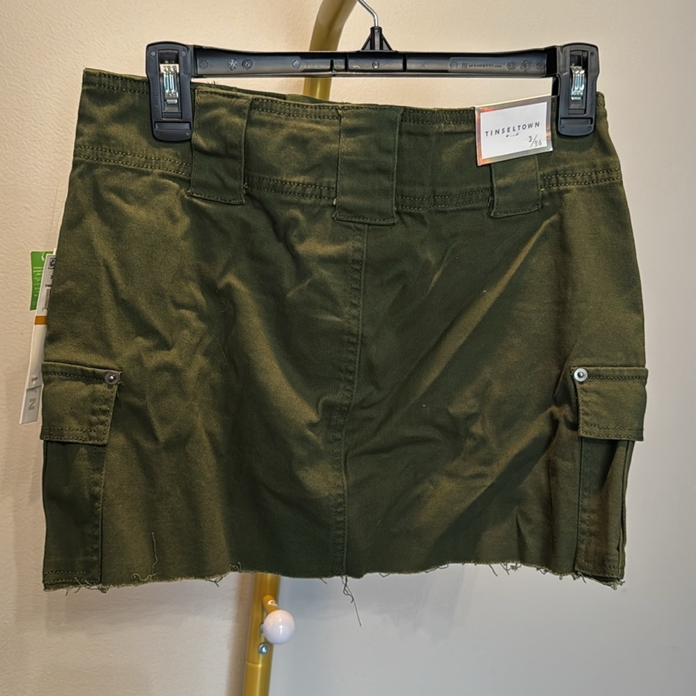 Tinseltown olive drab green cargo mini skirt NWT 3/26 - Picture 5 of 11